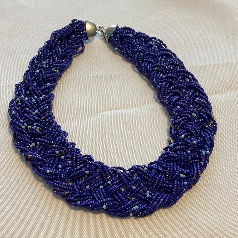 ✨ Elegant Blue Beaded Necklace with light blue and gold accents ❤️